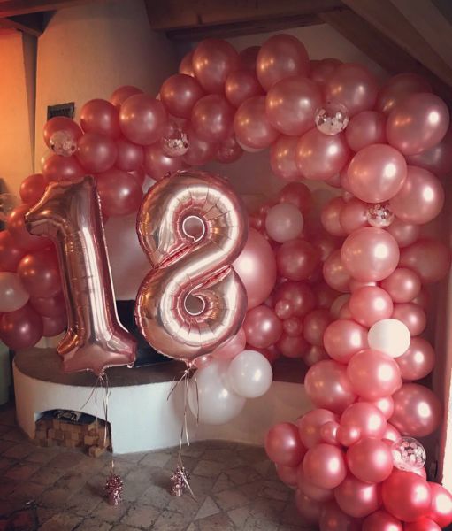 Ballongirlande Latexballons roségold als Geburtstagsdekoration zum 18ten Geburtstag
